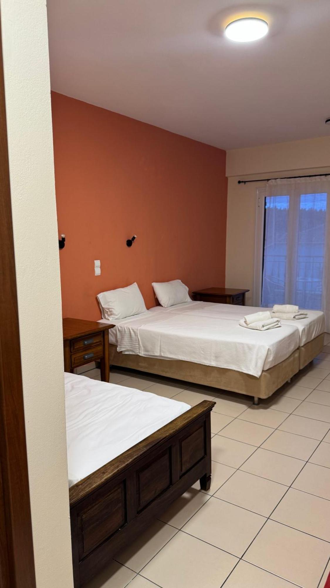 Chrisovalanto Hotel Sívota Værelse billede