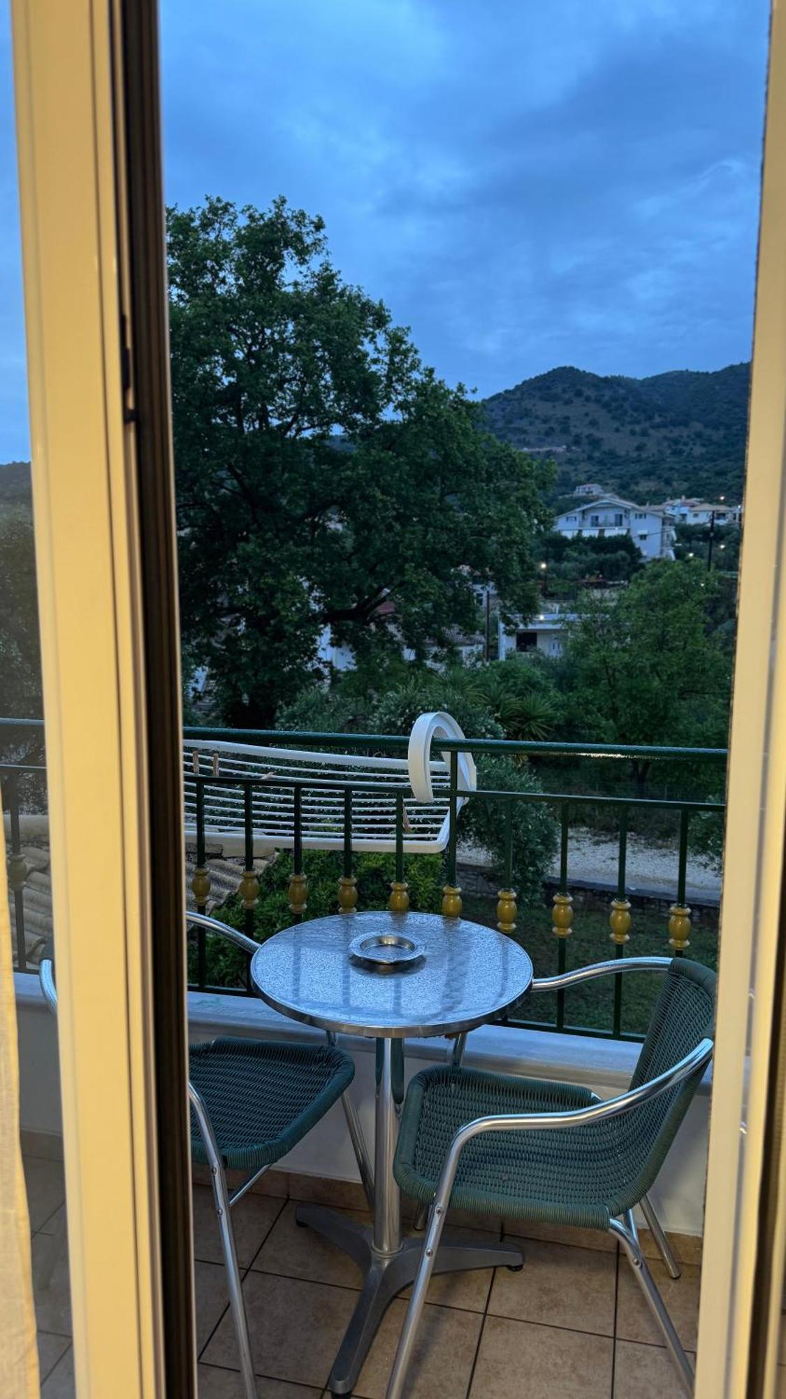 Chrisovalanto Hotel Sívota Værelse billede
